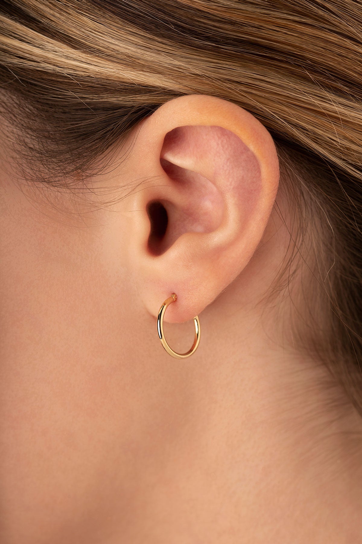 14K Yellow Gold Medium Plain Tube Hoop Earrings