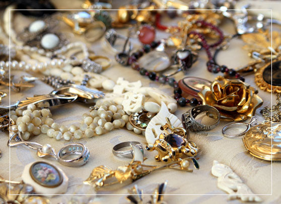 Gold-Buying_001.jpg__PID:e523c639-cf39-43ba-bc16-88c3ad4fb75b