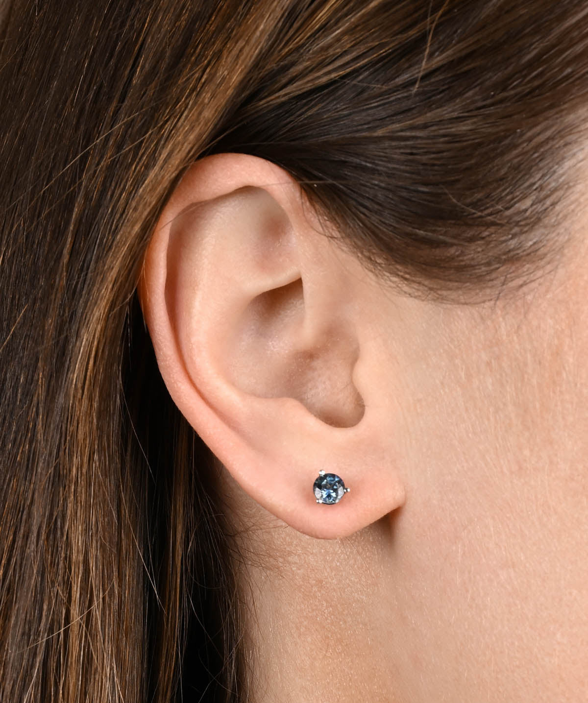 14K White Gold 5mm Montana Sapphire Stud Earrings