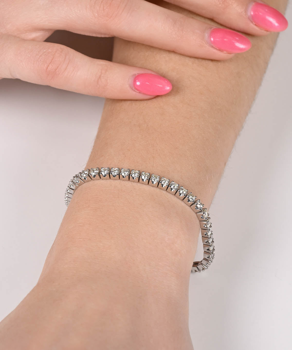 14K White Gold Diamond Tennis Bracelet 5.65cttw