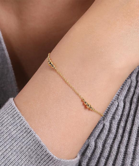14K Yellow Gold Chain Bracelet with Graduating Bead Stations