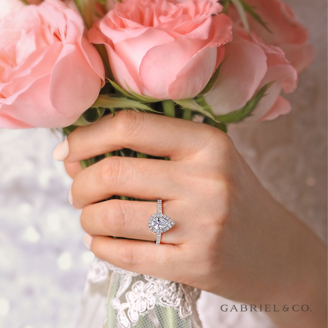 10 Celebrity Engagement Rings and Affordable Versions for You!