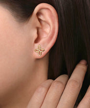 14K Yellow Gold Quatrefoil Stud Earrings