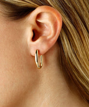 14K Yellow Gold Small Oval Hoop Earrings