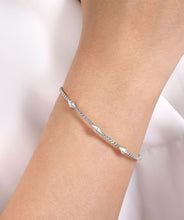 14K White Gold Bujukan Pyramid Stations Bangle