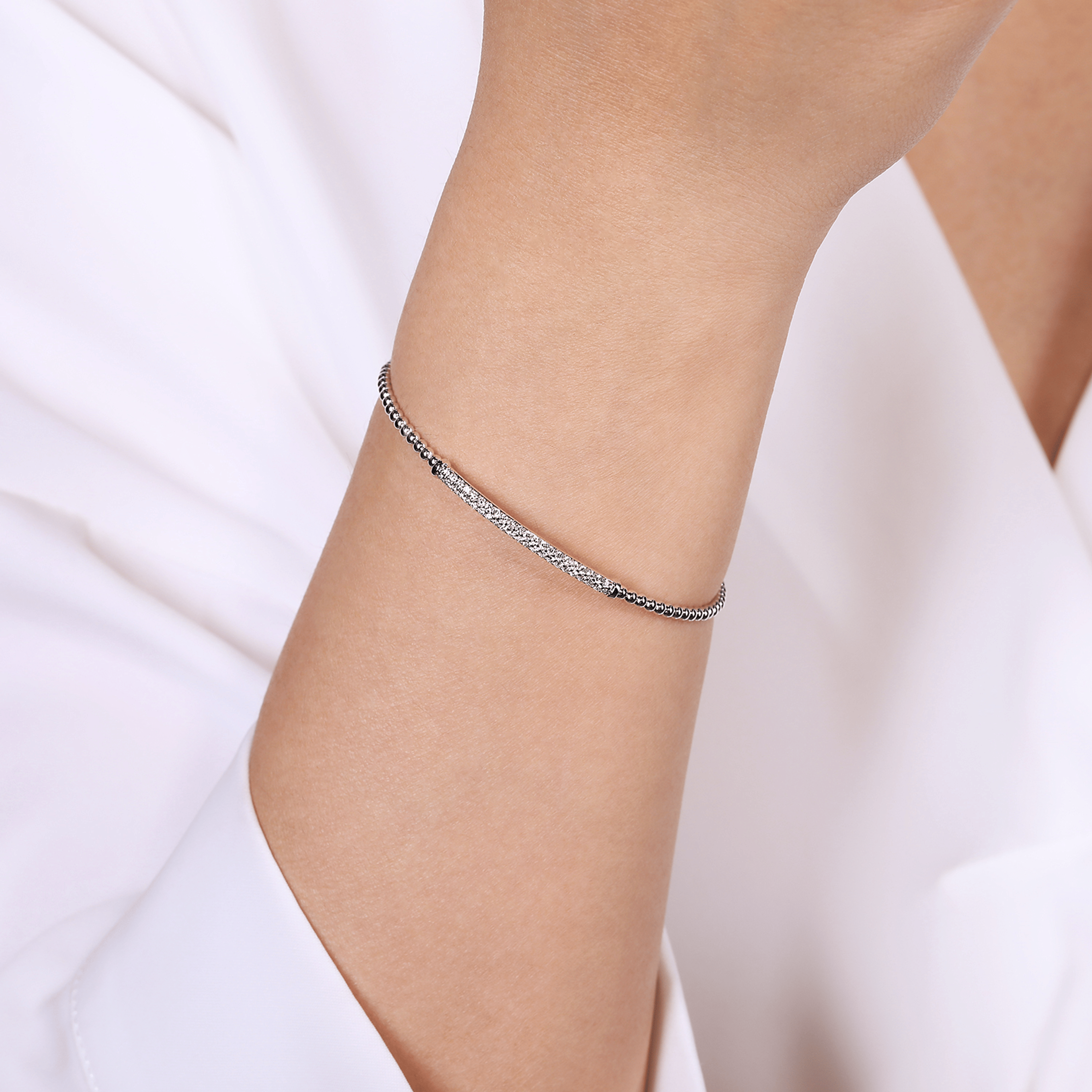 14K White Gold Bujukan Split Cuff Bracelet with Diamond Pave Bar