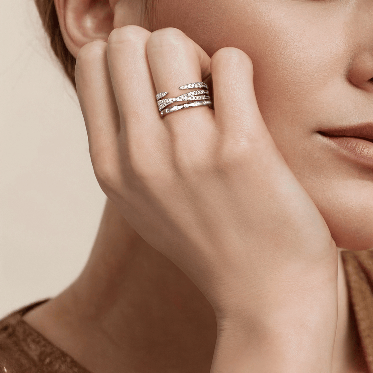 14K White Gold Graduating Diamond Spike Easy Stackable Ring