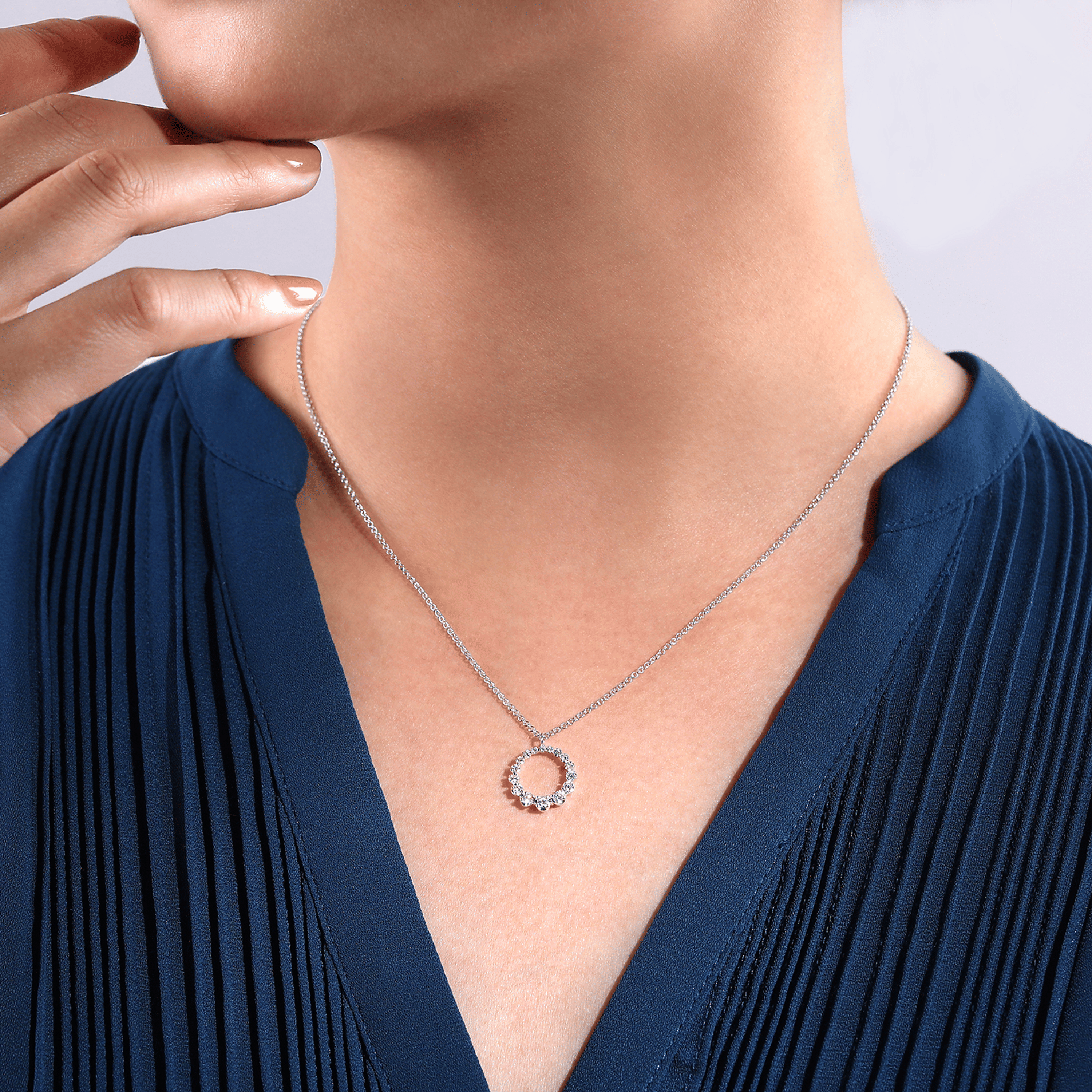 14K White Gold Diamond Pendant Necklace