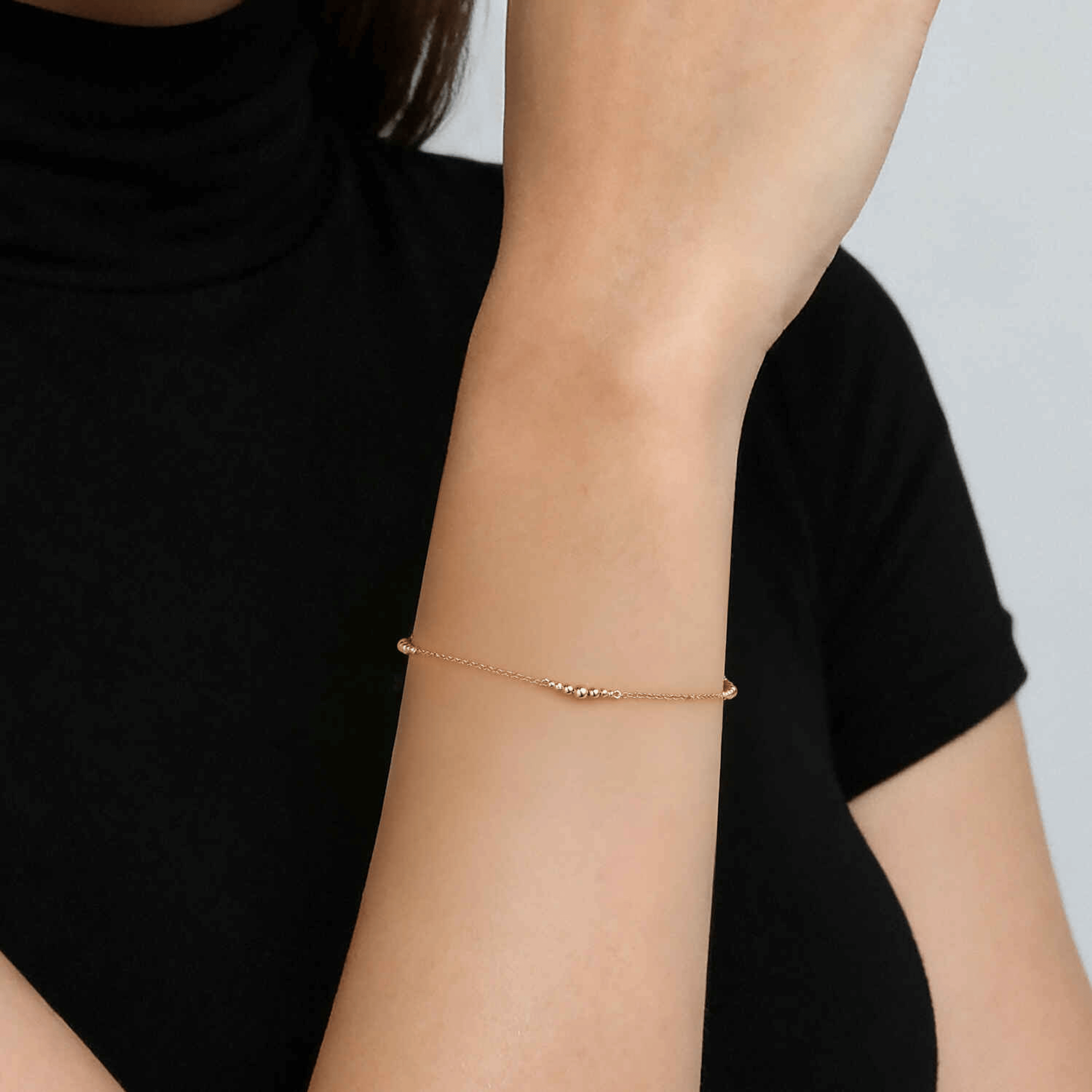 14K Yellow Gold Graduating Bujukan Ball Station Bracelet